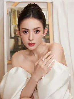 木春桃（古力娜扎饰演）