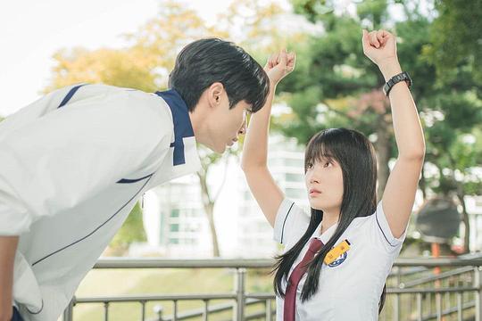 背着善宰跑《剧照》2剧照