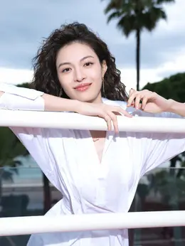 小叶（钟楚曦饰演）