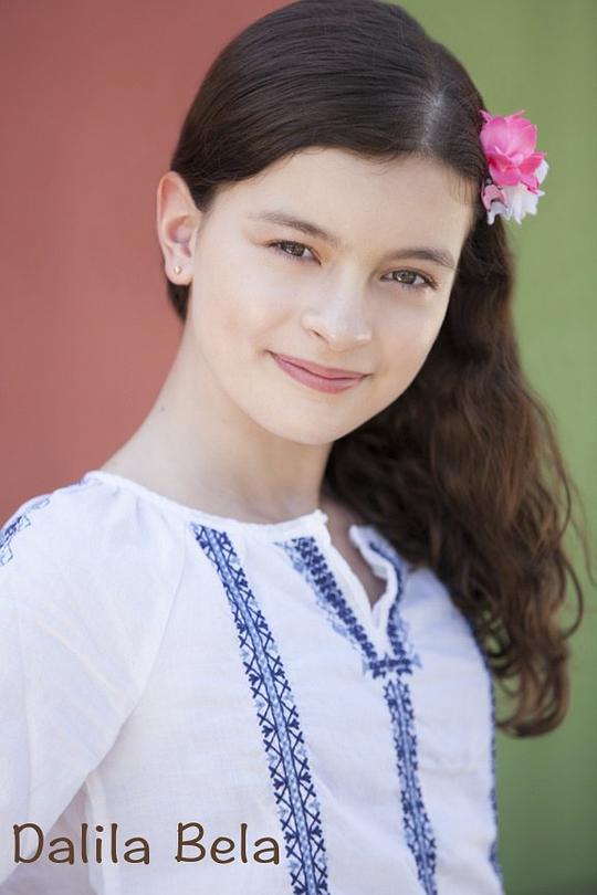 iana Barry（达莉拉·贝拉饰演）