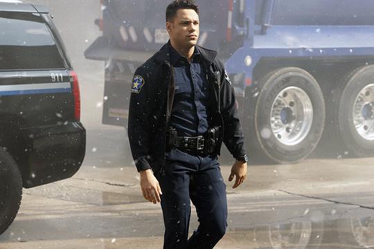 紧急呼叫：孤星第三季2剧照