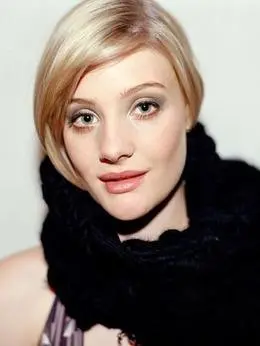 萝玛拉·嘉瑞（萝玛拉·嘉瑞 饰演）