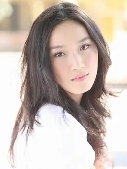 董艳（邹涵虹 饰演）
