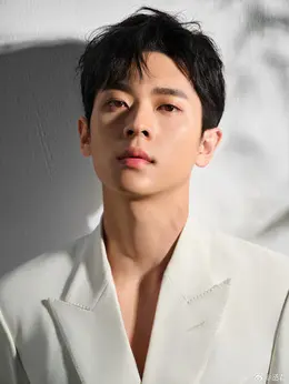 晋安、段敖登、玄衣客（丞磊 饰演）