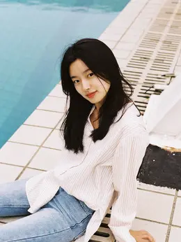 春春（徐若晗 饰演）