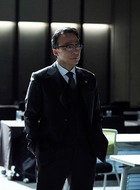 崔康石（李星民饰演）