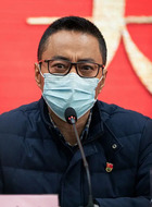 张定宇（张涵予饰演）