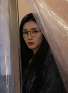 黄希（江疏影饰演）