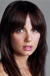 米娅·科施娜（米娅·科施娜饰演）