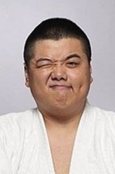 庆坚（林子聪饰演）