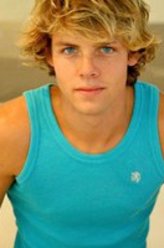 Patrick（拉奇兰·布坎南饰演）