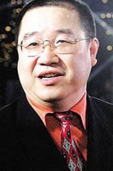 江炎皓（英达饰演）
