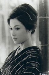 若尾文子（若尾文子饰演）