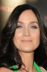 凯瑞-安·莫斯（凯瑞-安·莫斯饰演）