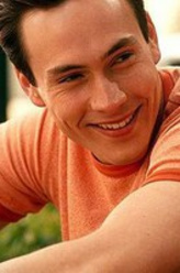 克里斯·克莱因（克里斯·克莱因饰演）