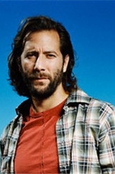 亨利·伊安·库斯克（亨利·伊安·库斯克饰演）