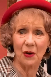 玛西娅·沃伦（玛西娅·沃伦饰演）