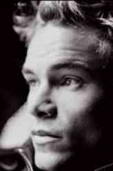 彼德·杨波拉德·希尔斯（彼德·杨波拉德·希尔斯饰演）