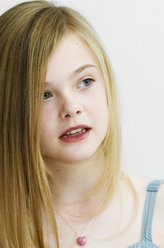 艾丽·范宁（艾丽·范宁饰演）