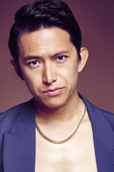 韩史奇（阿部力饰演）