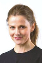 茉莉·琥珀（露·布瑞丽饰演）