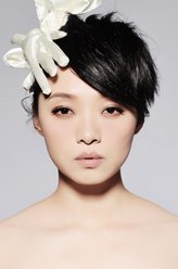 小媛妈妈（梁林琳饰演）