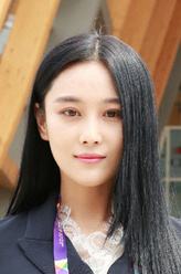 Vivian（张馨予饰演）