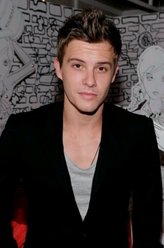 Owen（泽维尔·塞缪尔饰演）