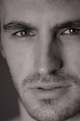 欧文·马肯剧照