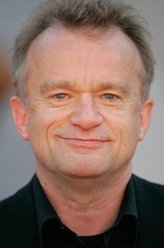 多米尼克·皮诺（多米尼克·皮诺饰演）