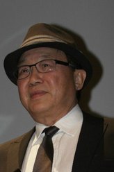 马伟（许冠文饰演）