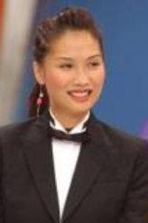 何铁手（袁彩云饰演）