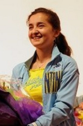 阿孜古丽·热西提剧照