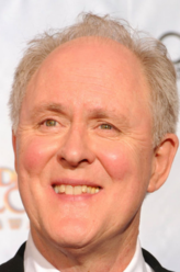 Sir Winston Churchill（约翰·利特高饰演）