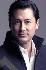 Owen（王敏德饰演）