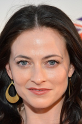 艾琳·艾德勒（劳拉·普沃饰演）