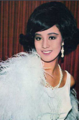 何莉莉（何莉莉饰演）