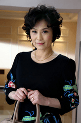 凯西（张鹭饰演）
