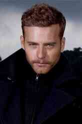 Milo（Luis Ernesto Franco饰演）