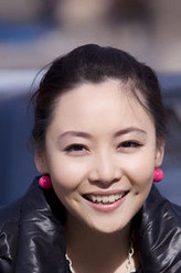 江文慧（纳伊莎饰演）