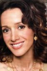 詹妮弗·比尔斯（詹妮弗·比尔斯饰演）