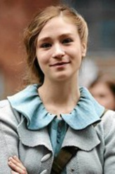 Biedronka（索菲亚·威奇拉克斯饰演）