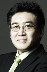Uncle（赵炯基饰演）