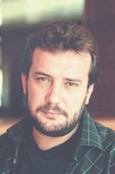 贾比尔（何塞·路易斯·加西亚·佩雷斯饰演）